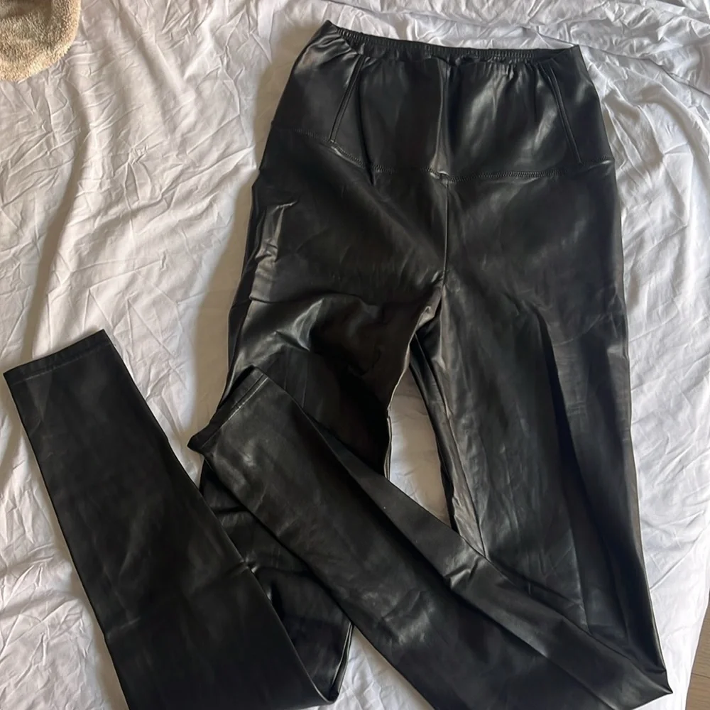 Aritzia Wilfred Faux Leather Legging High Waisted - Picture 3 of 5
